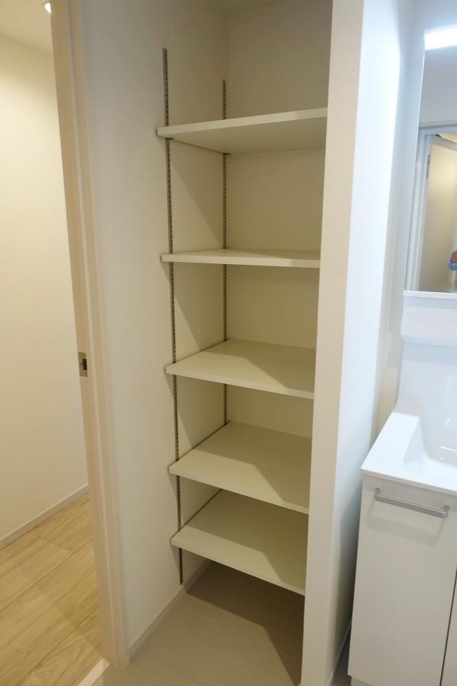 �y�Z�L�����e�B�z�@