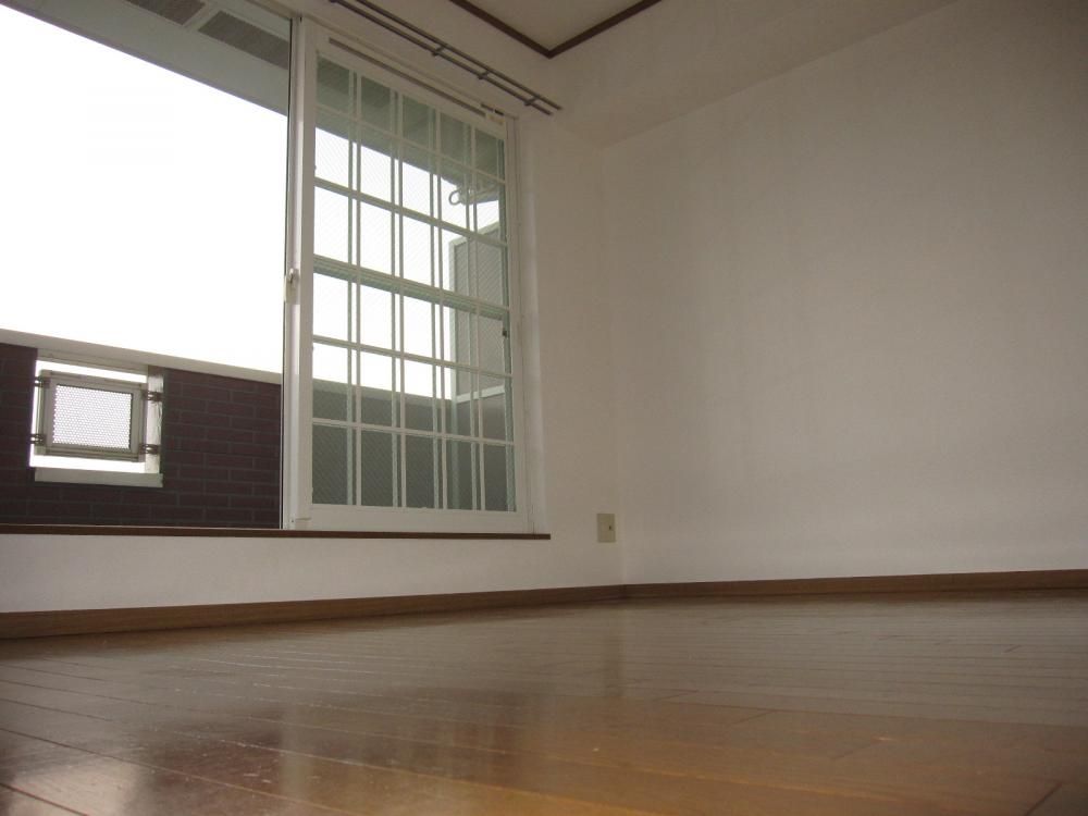 �y���]�z�@