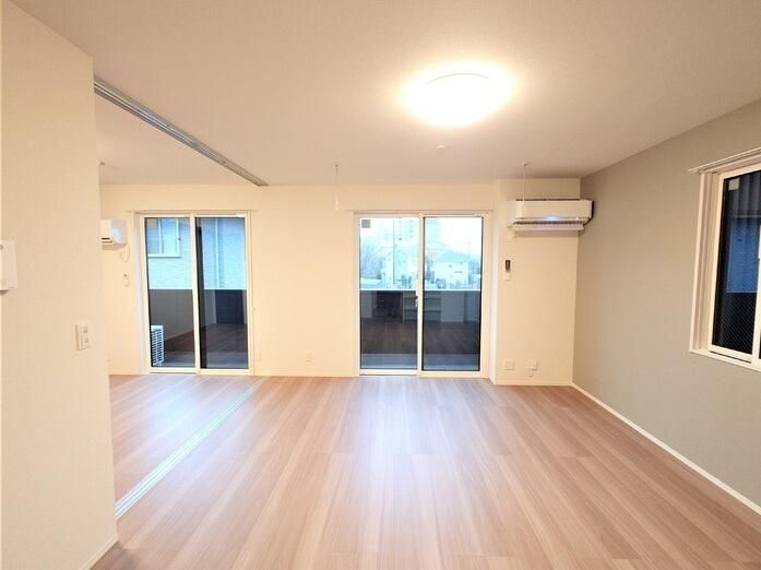 �y���]�z�@