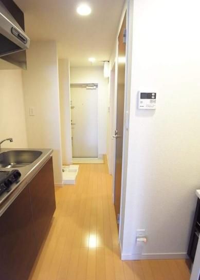 �y�Z�L�����e�B�z�@