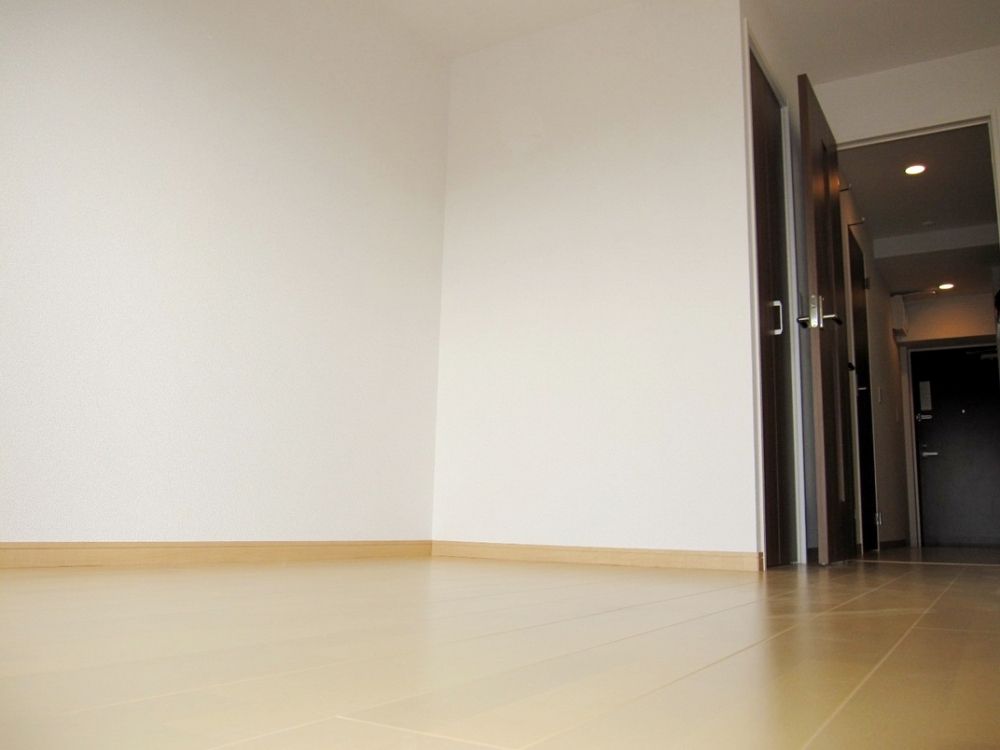 �y�Z�L�����e�B�z�@