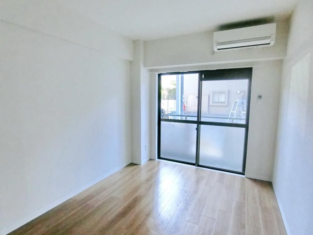 �y���]�z�@