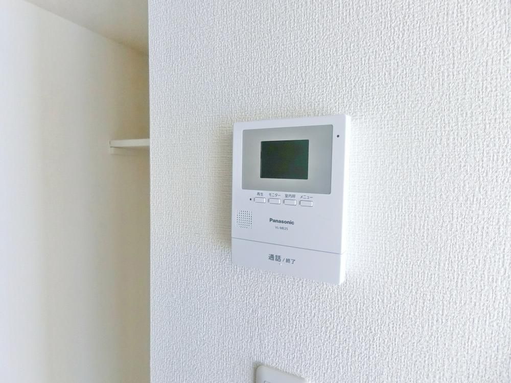 �y�Z�L�����e�B�z�@