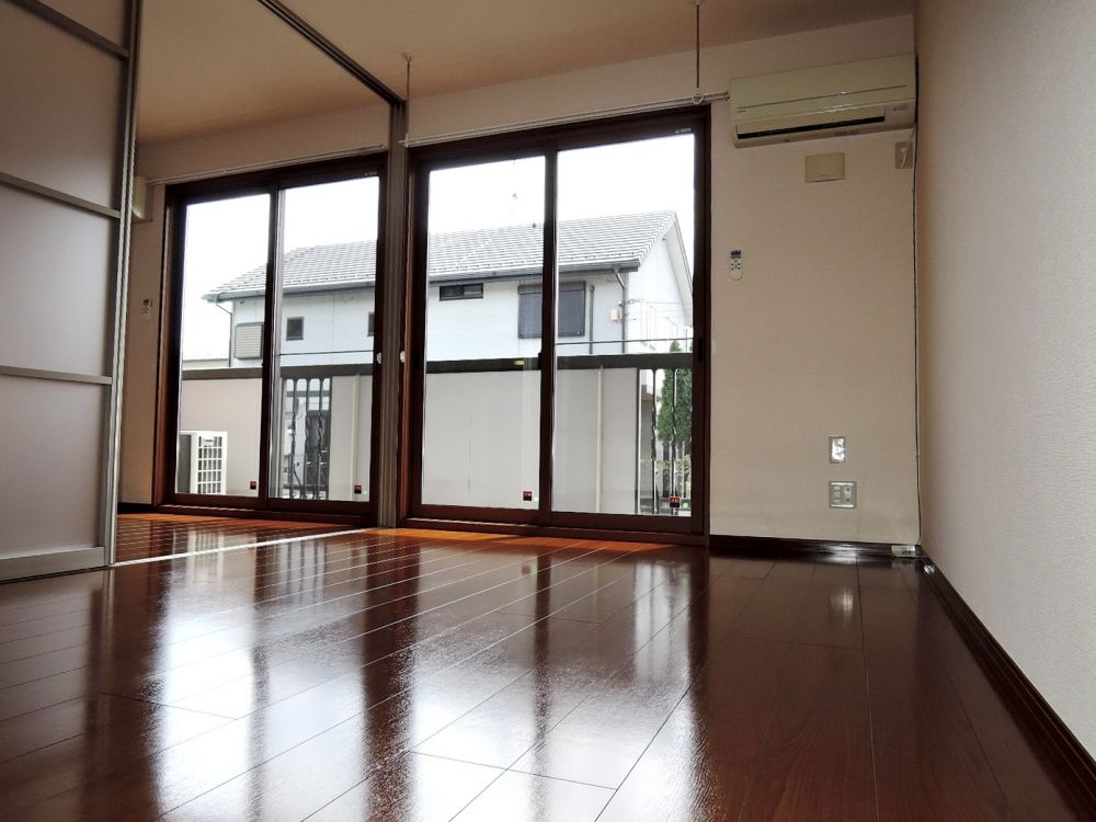 �y���]�z�@