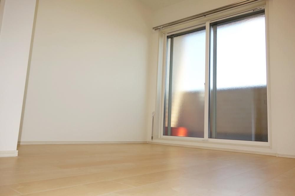 �y�Z�L�����e�B�z�@