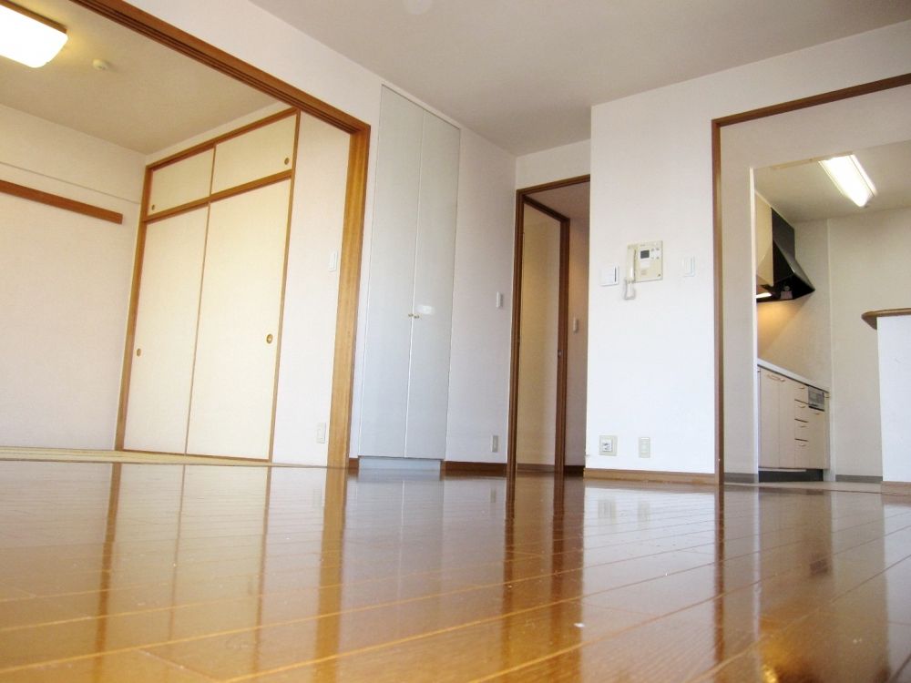 �y���ԁE���r���O�z�@