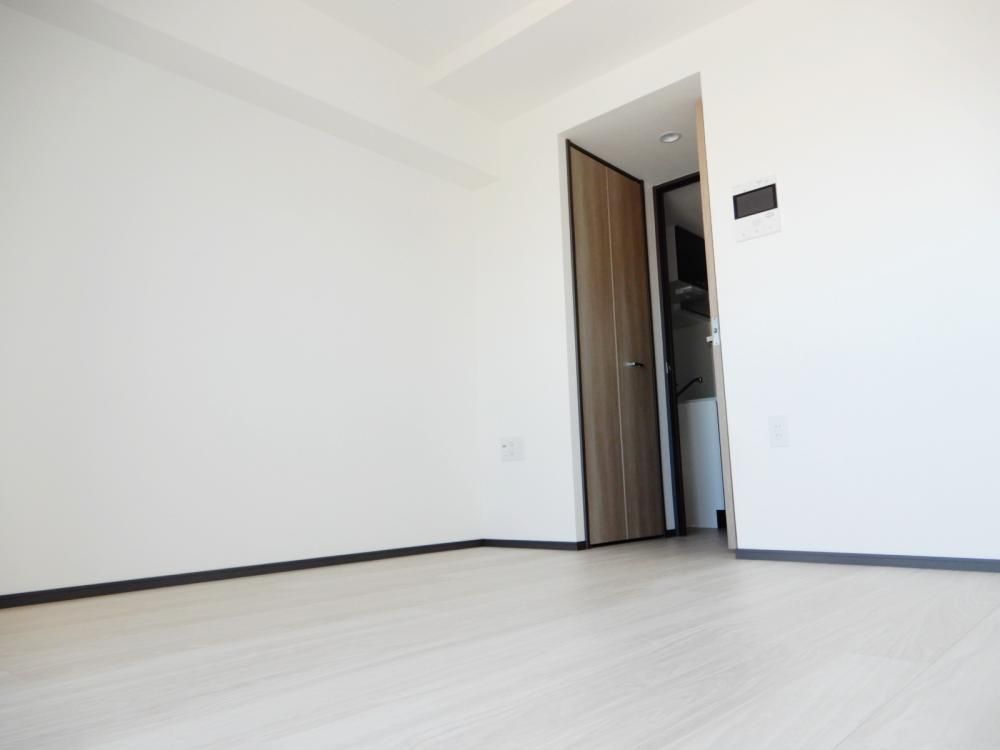 �y�����E���r���O�z�@