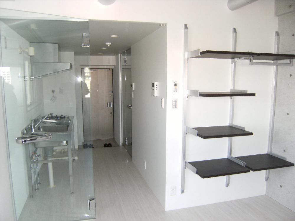 �y�Z�L�����e�B�z�@