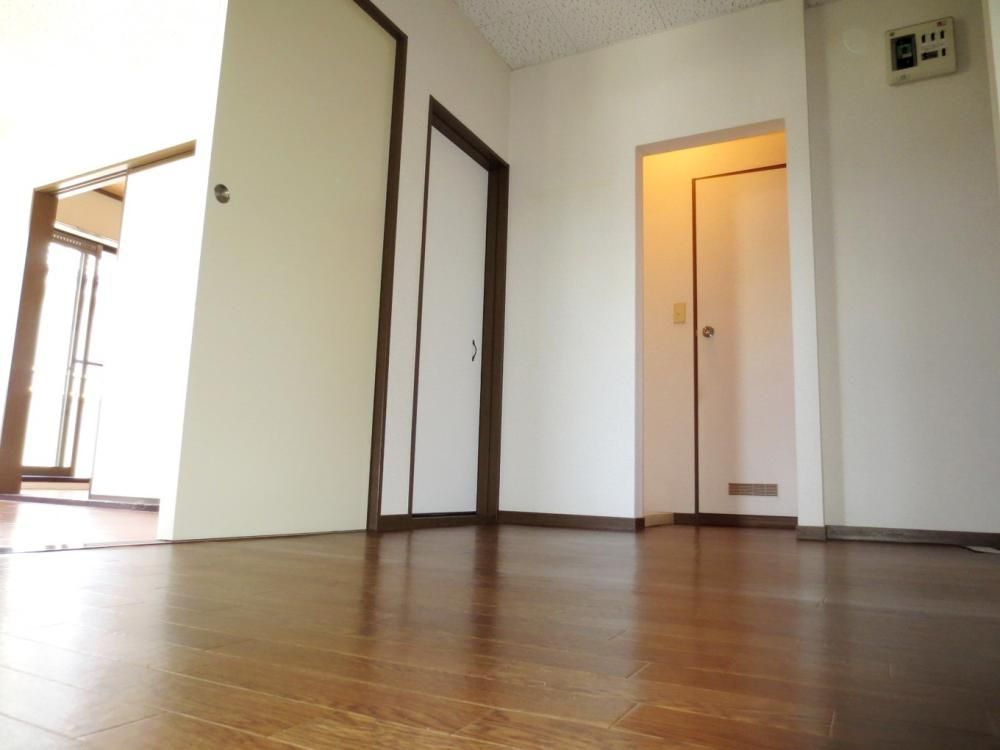 �y���ԁE���r���O�z�@