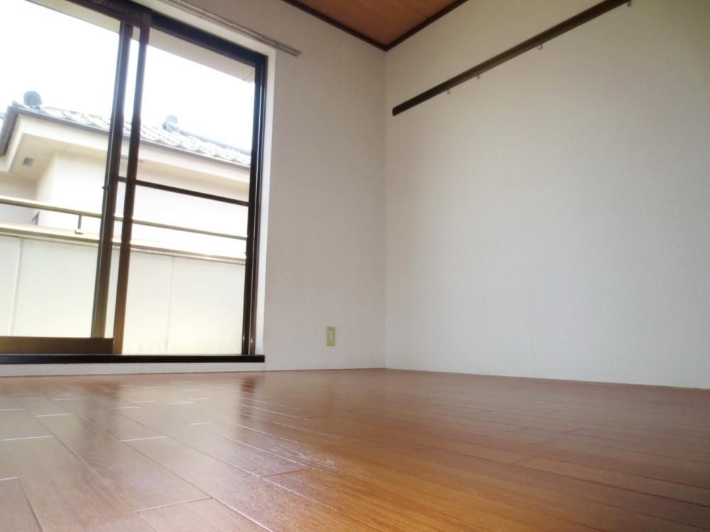 �y���]�z�@