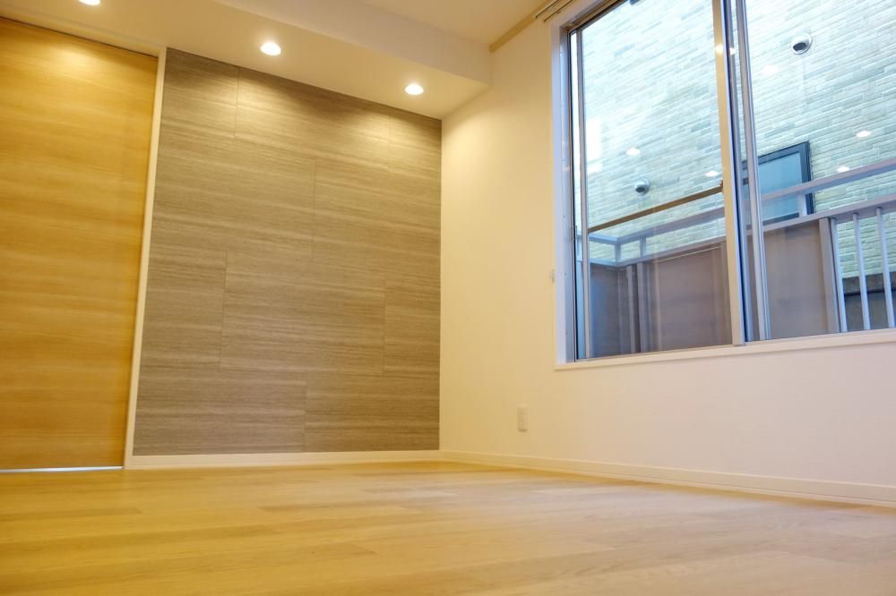 �y�Z�L�����e�B�z�@