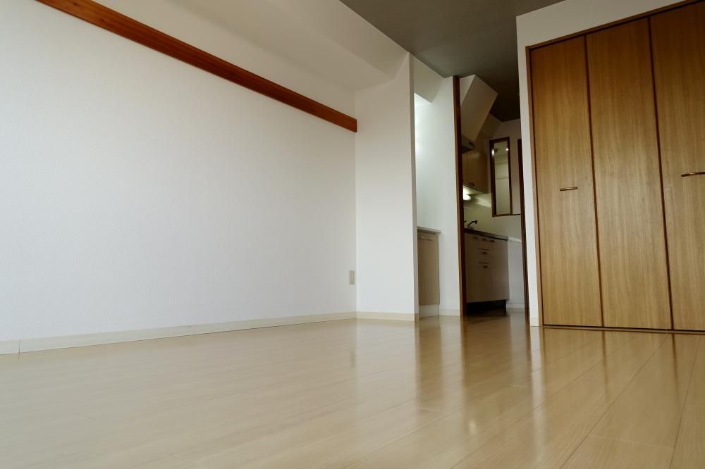 �y�����E���r���O�z�@