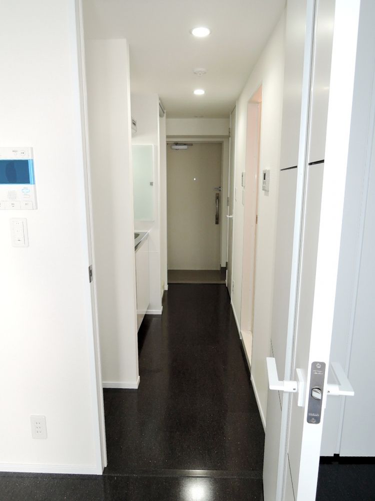 �y�Z�L�����e�B�z�@