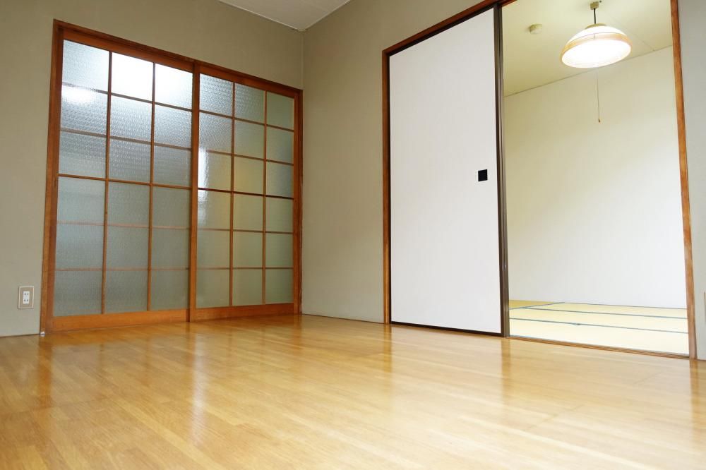 �y���]�z�@