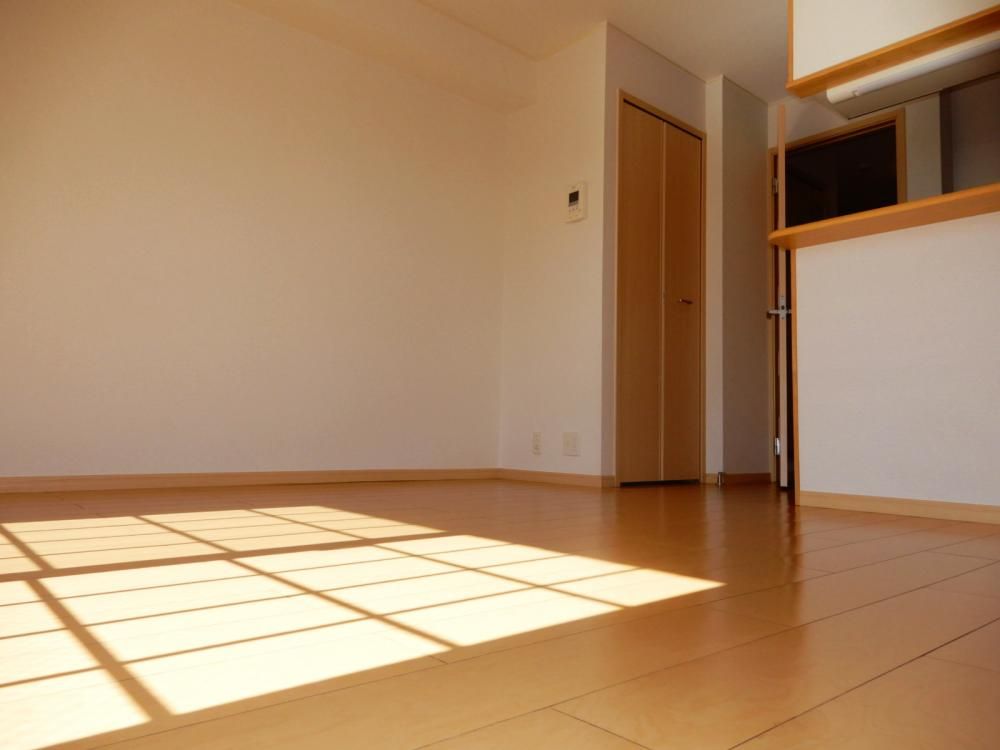 �y���ԁE���r���O�z�@