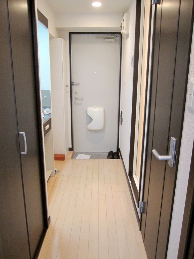 �y�Z�L�����e�B�z�@