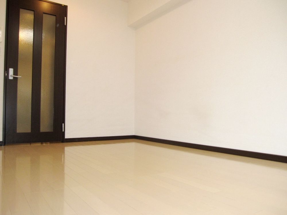 �y���]�z�@