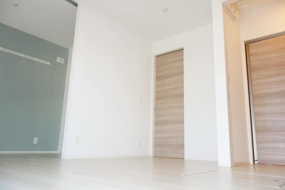 �y�����E���r���O�z�@