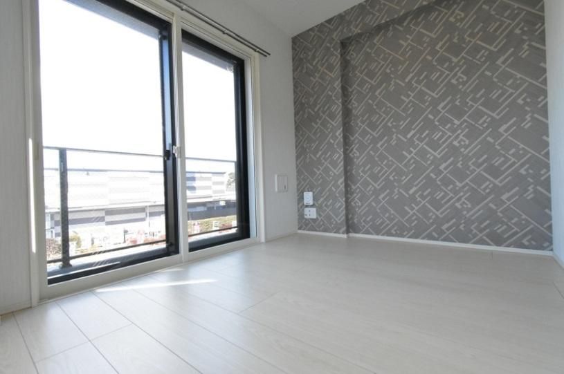 �y���ԁE���r���O�z�@