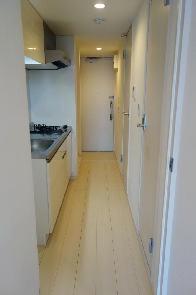 �y�Z�L�����e�B�z�@