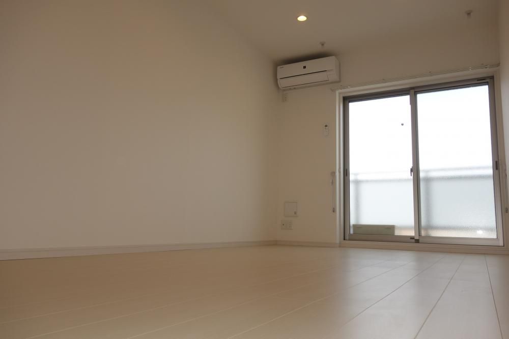 �y�����E���r���O�z�@