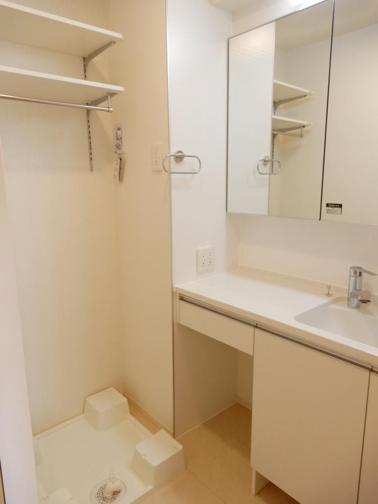 �y���]�z�@