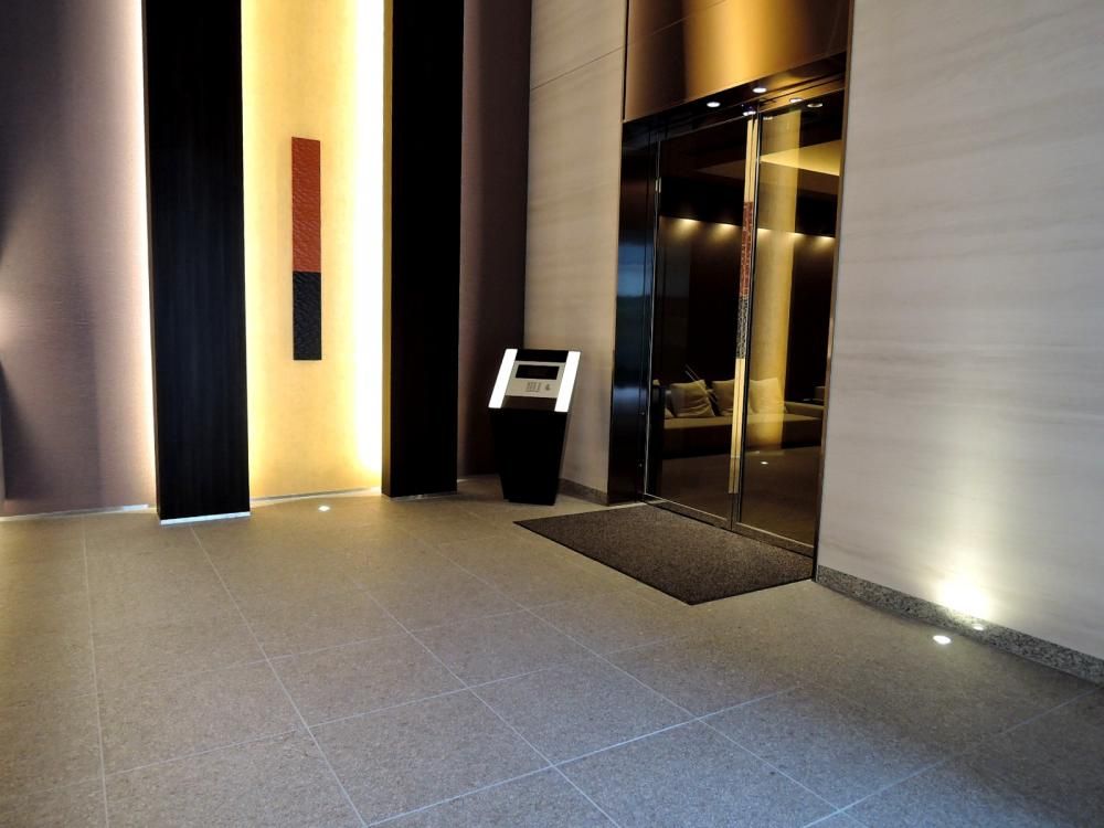 �y�G���g�����X�z�@