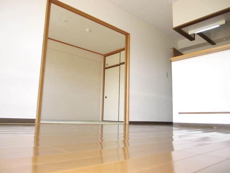 �y���ԁE���r���O�z�@