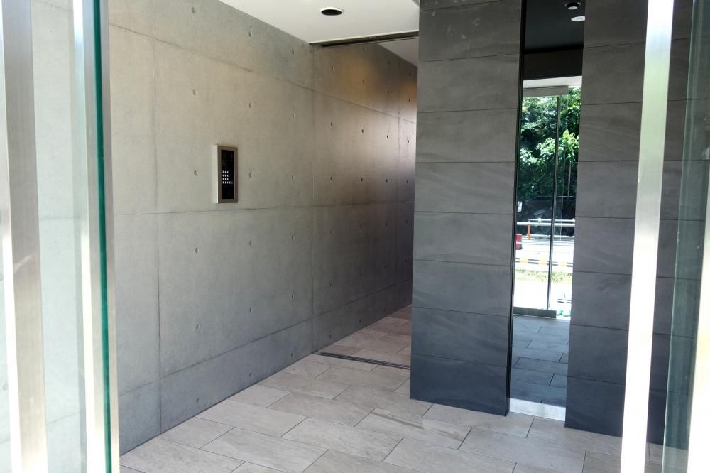 �y�G���g�����X�z�@