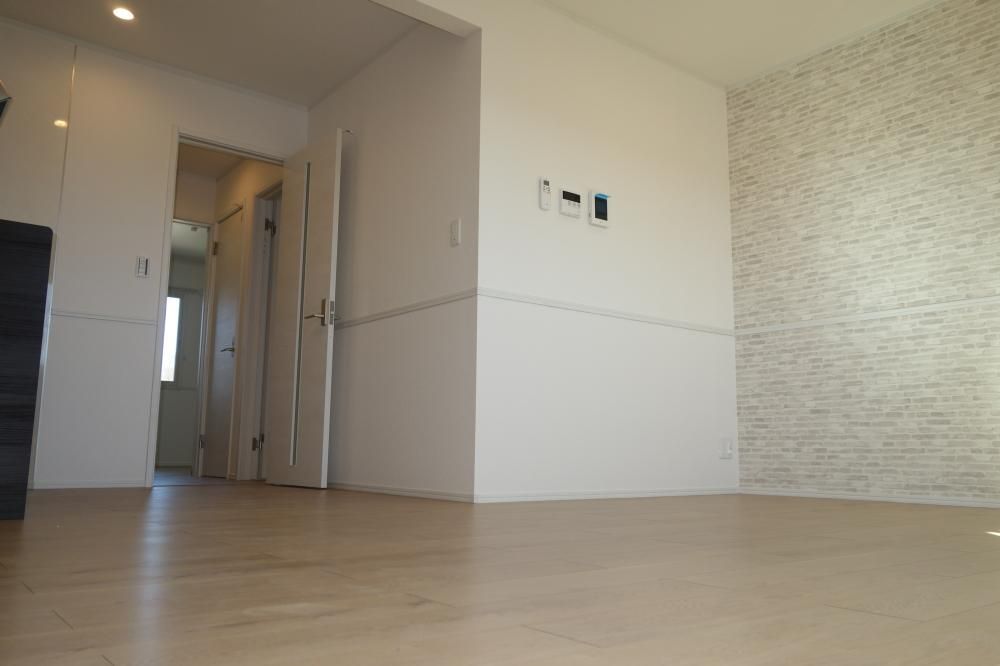 �y�Z�L�����e�B�z�@