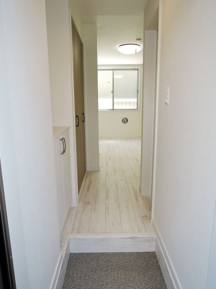 �y�Z�L�����e�B�z�@