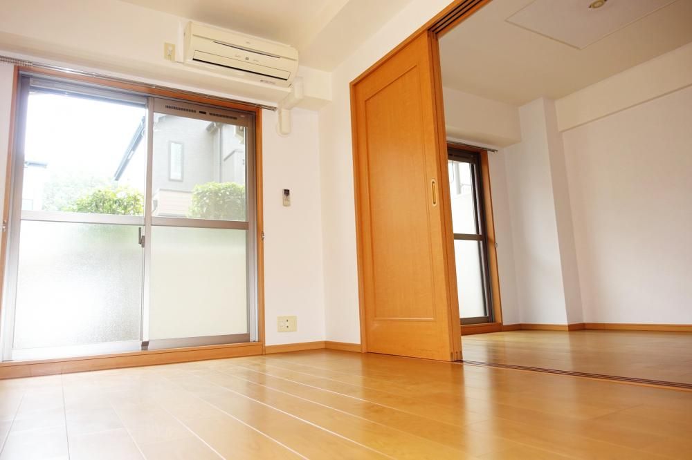 �y���ԁE���r���O�z�@