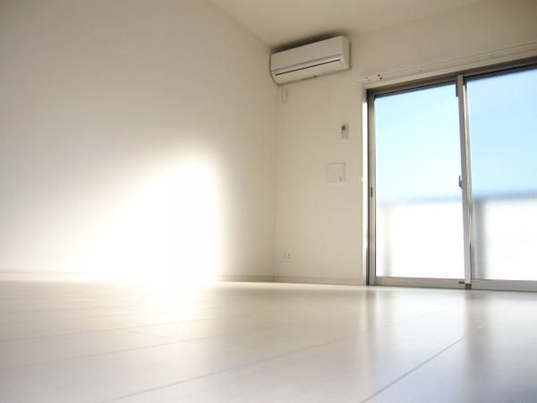 �y���]�z�@