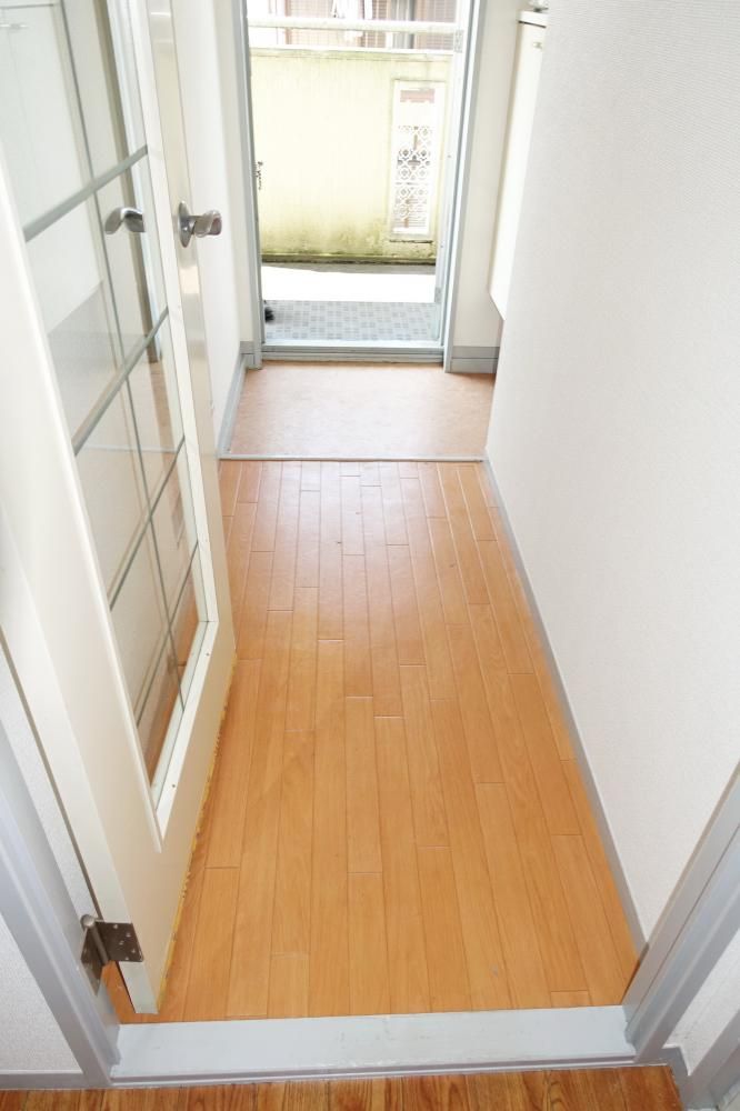 �y�Z�L�����e�B�z�@