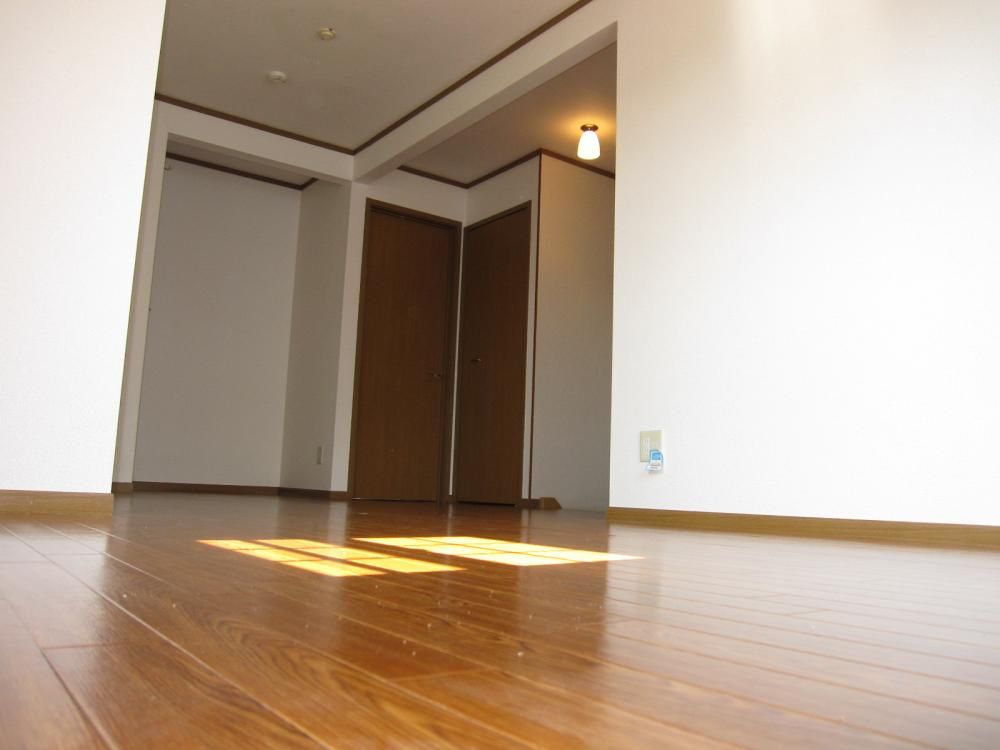 �y���ԁE���r���O�z�@