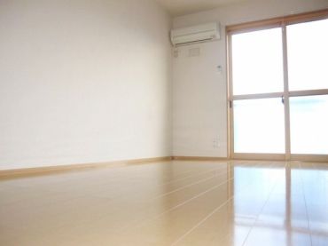 �y�Z�L�����e�B�z�@