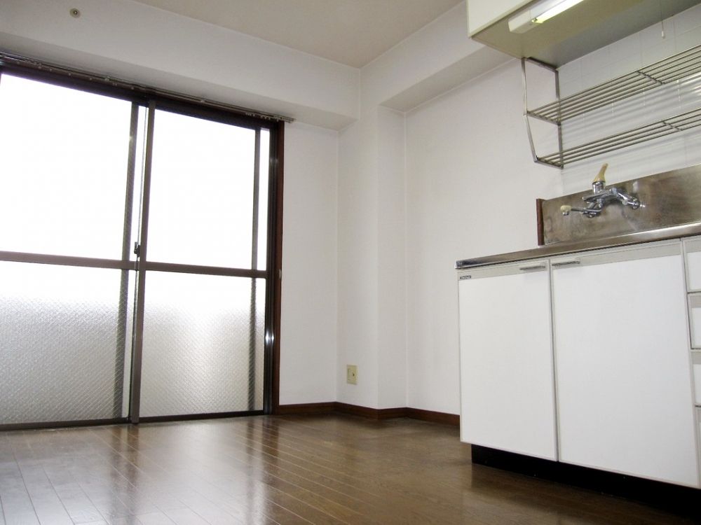 �y���ԁE���r���O�z�@