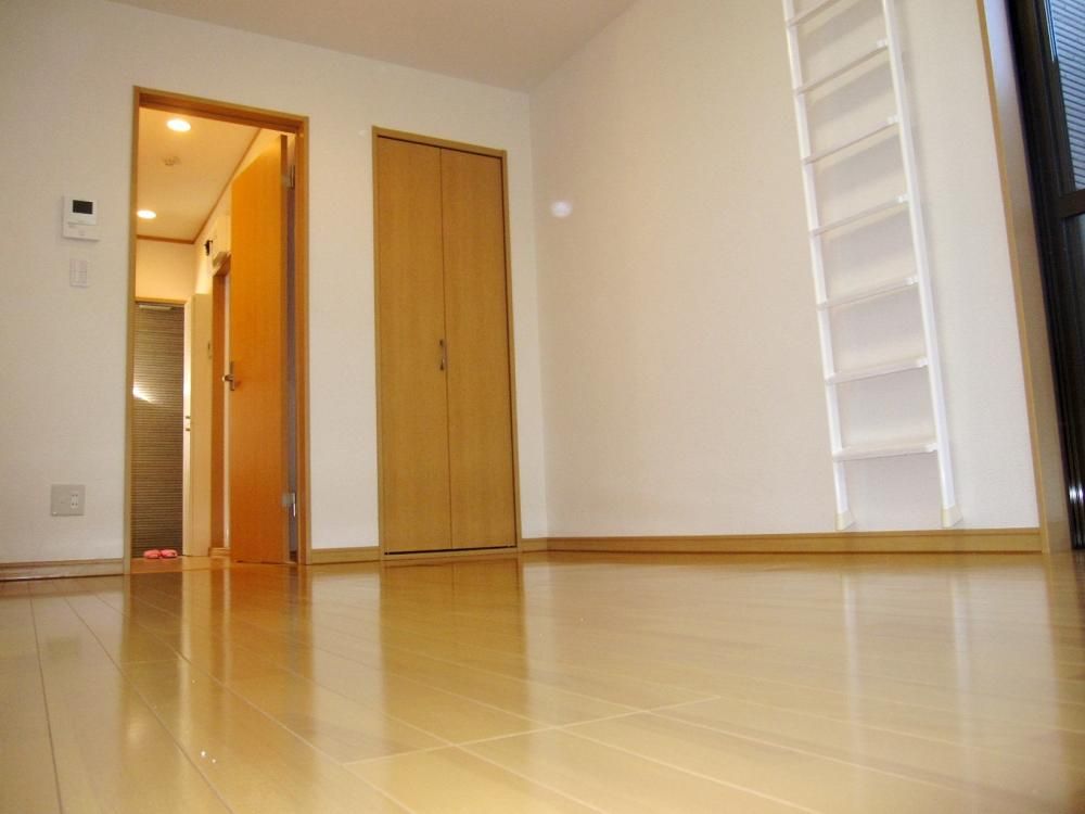 �y���ԁE���r���O�z�@