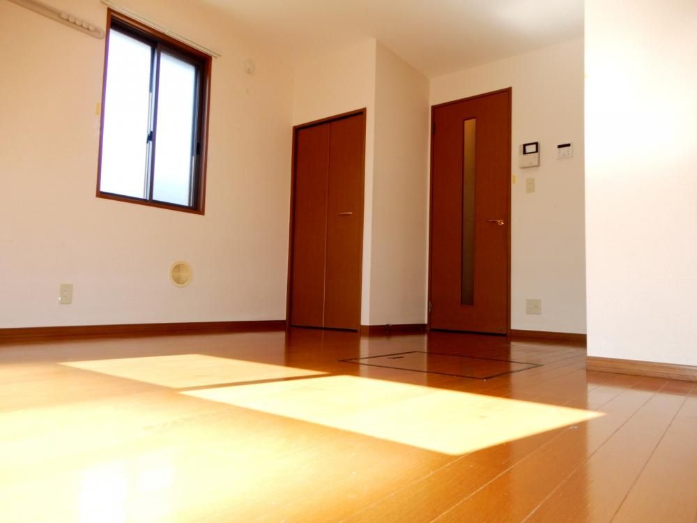 �y���ԁE���r���O�z�@