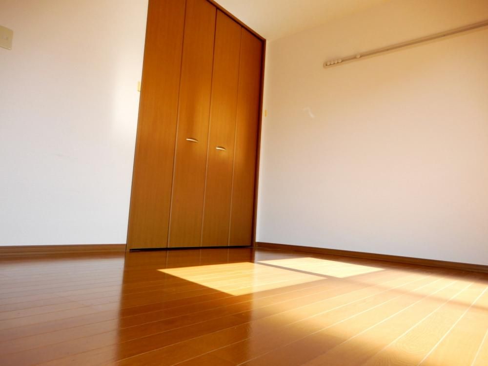 �y�Z�L�����e�B�z�@