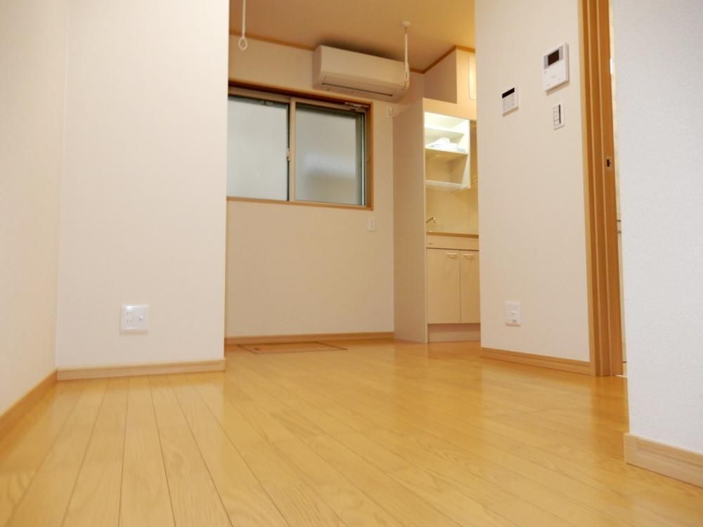 �y���ԁE���r���O�z�@