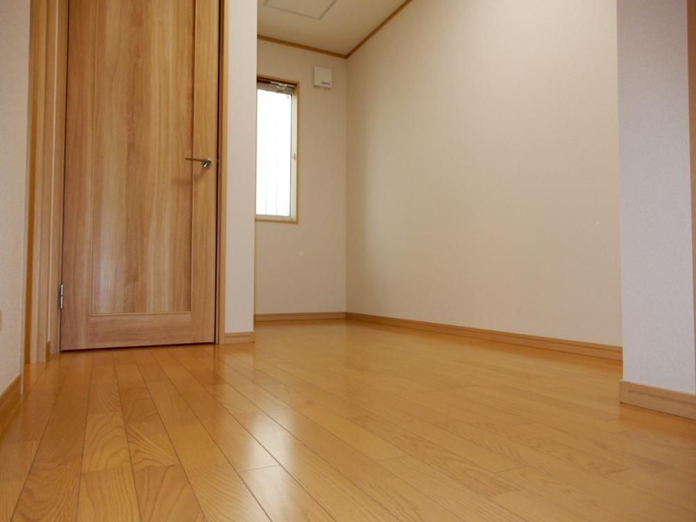 �y���]�z�@