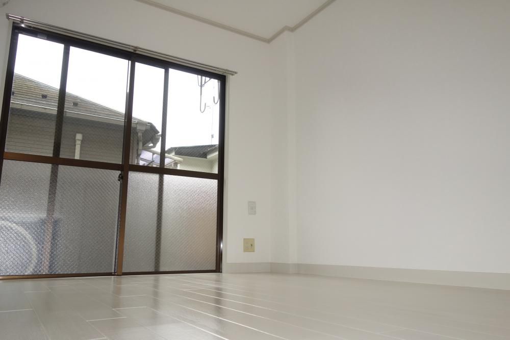 �y�����E���r���O�z�@