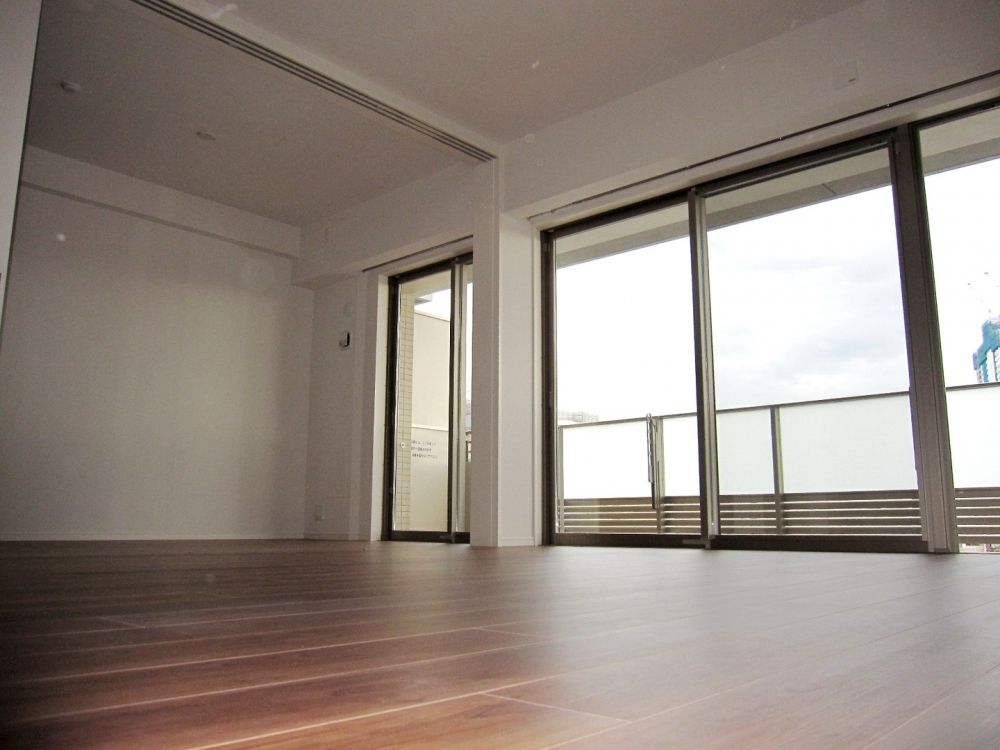 �y�����E���r���O�z�@