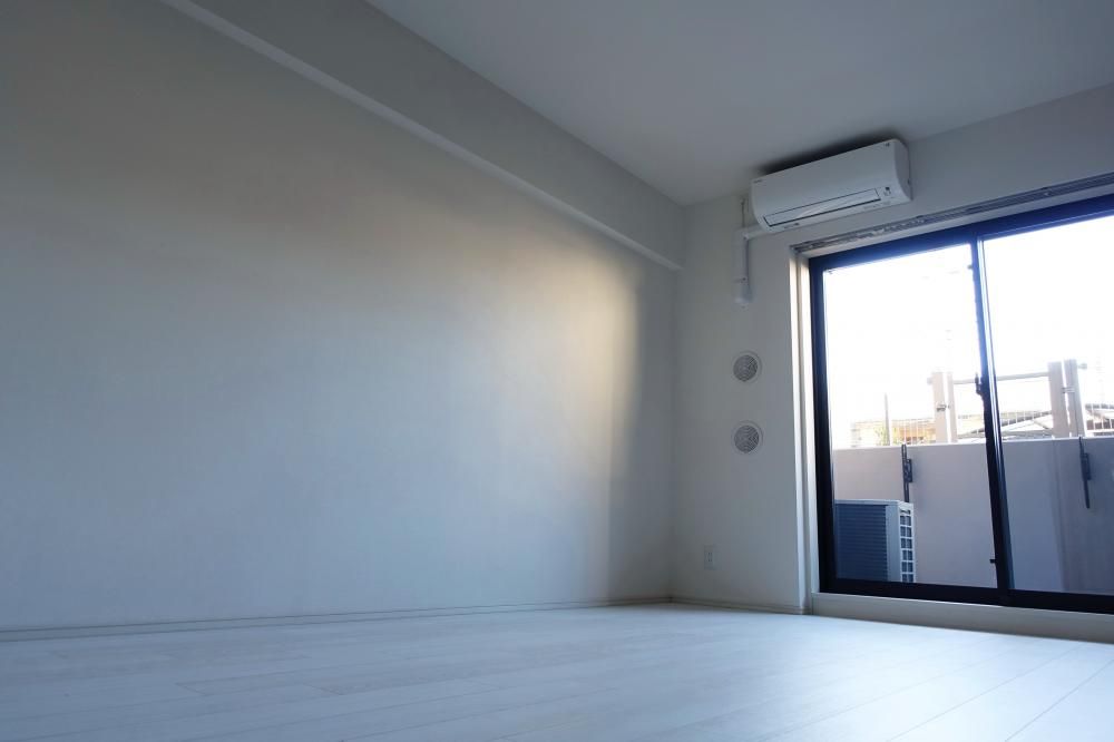 �y�Z�L�����e�B�z�@