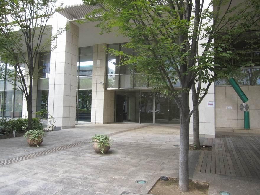 �y�G���g�����X�z�@