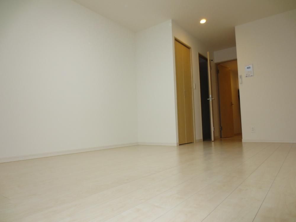 �y�����E���r���O�z�@