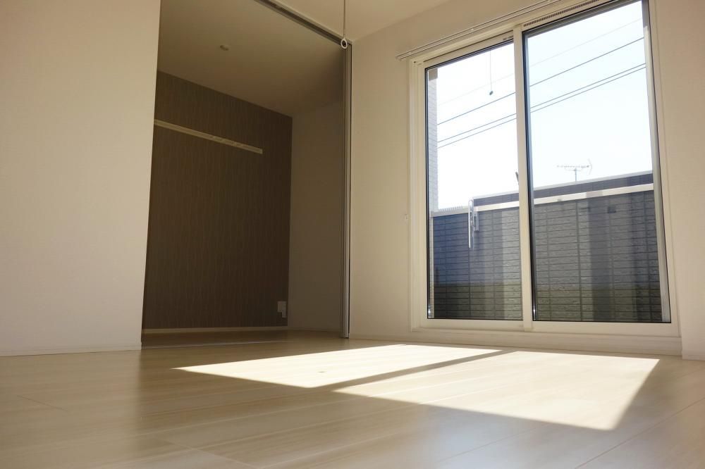 �y���ԁE���r���O�z�@���{�H�C���[�W�摜