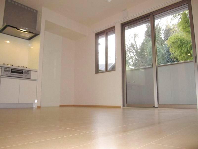 �y���]�z�@