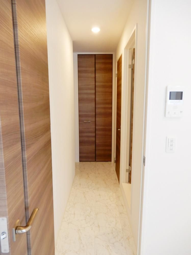 �y�Z�L�����e�B�z�@